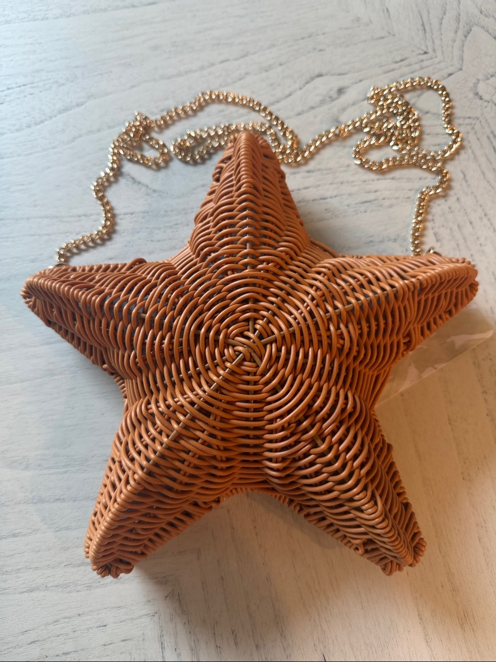 New Tommy Bahama Woven Starfish Crossbody Bag with Gold Chain - Picture 11 of 13